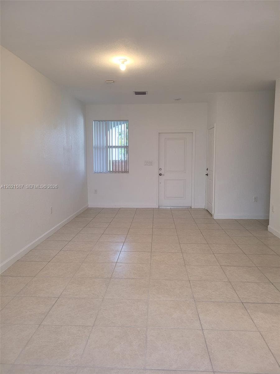 2685 SE 13th St, Homestead FL 33035 photo 3
