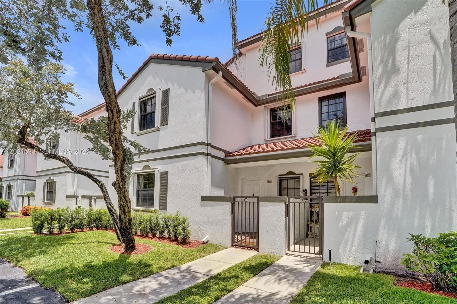 15825 SW 3rd Ct # 103, Pembroke Pines FL 33027 photo 2