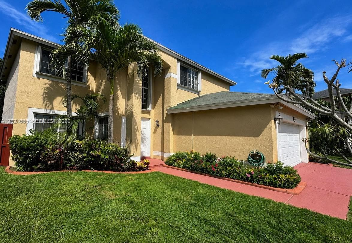 8801 SW 9th Ct, Pembroke Pines FL 33025 photo 2