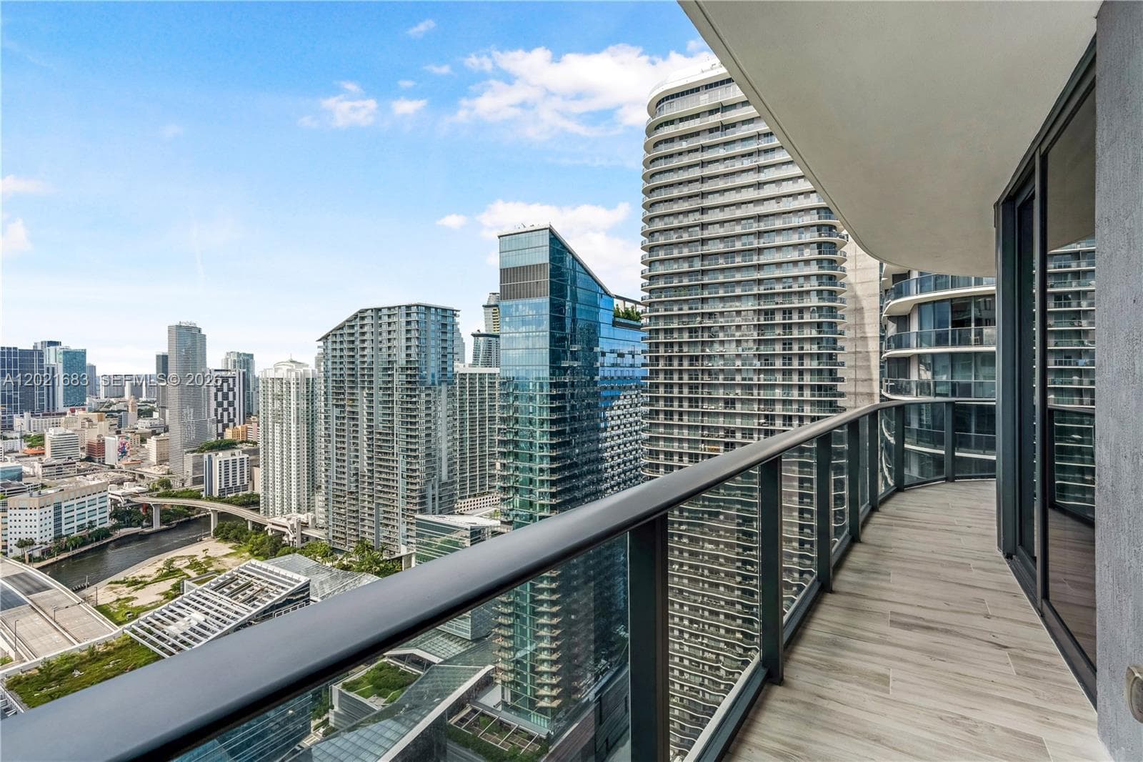 55 SW 9th St # 4001, Miami FL 33130 photo 2