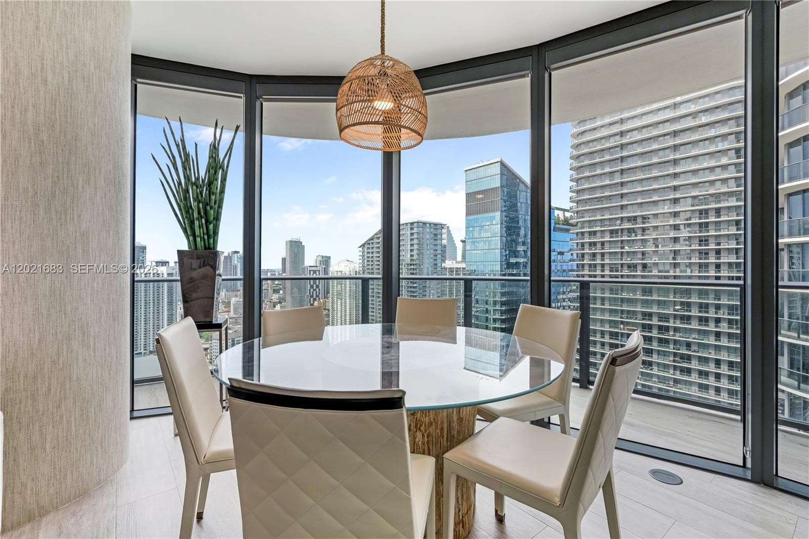 55 SW 9th St # 4001, Miami FL 33130 photo 3