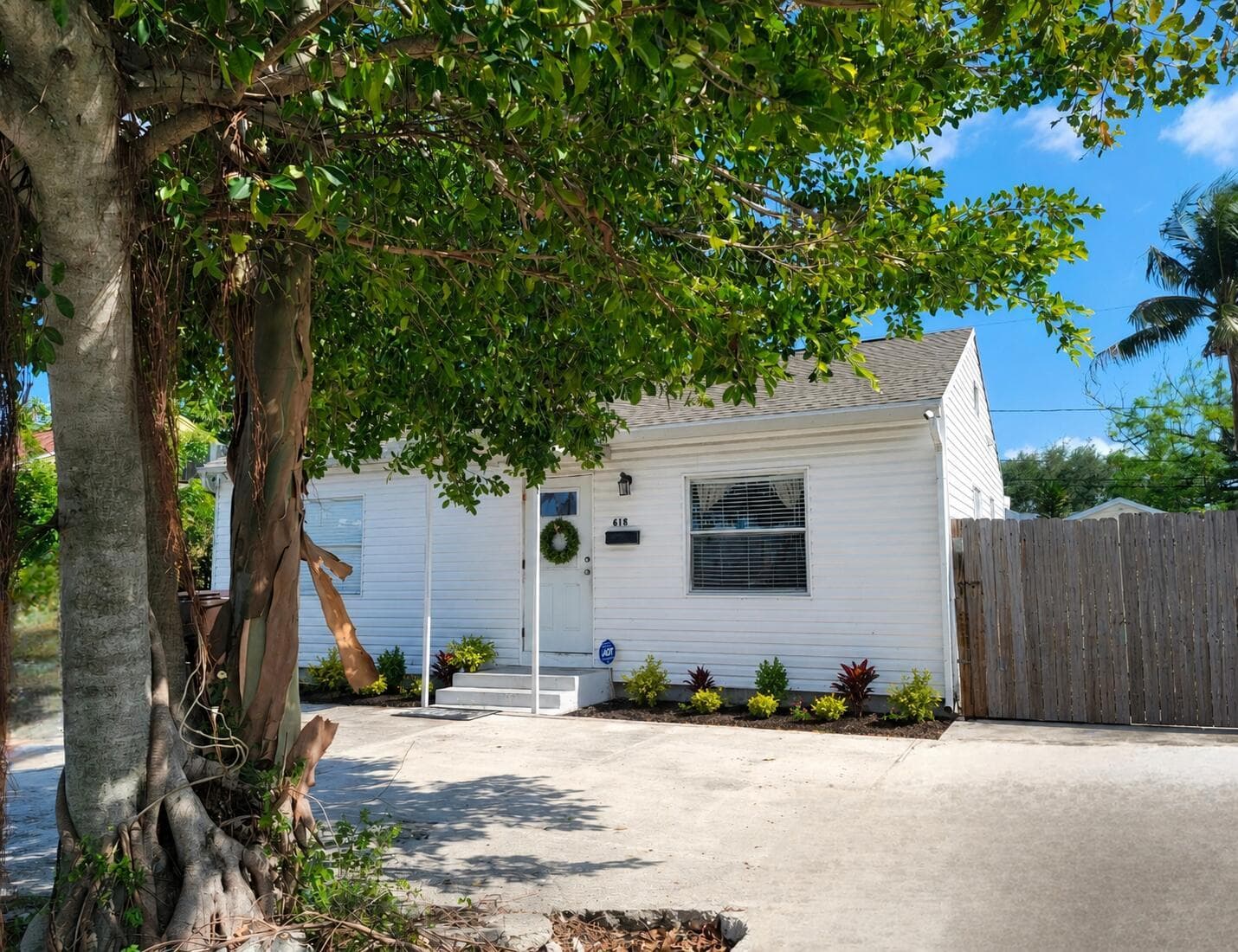 618 Hunter Street, West Palm Beach FL 33405 photo 2