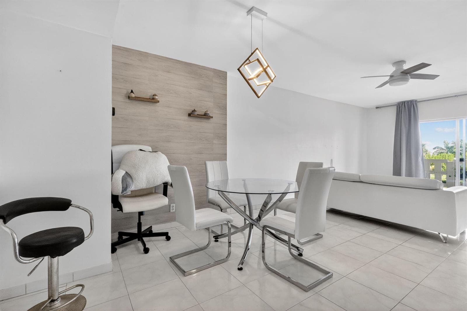 4330 Hillcrest Drive # 302, Hollywood FL 33021 photo 2