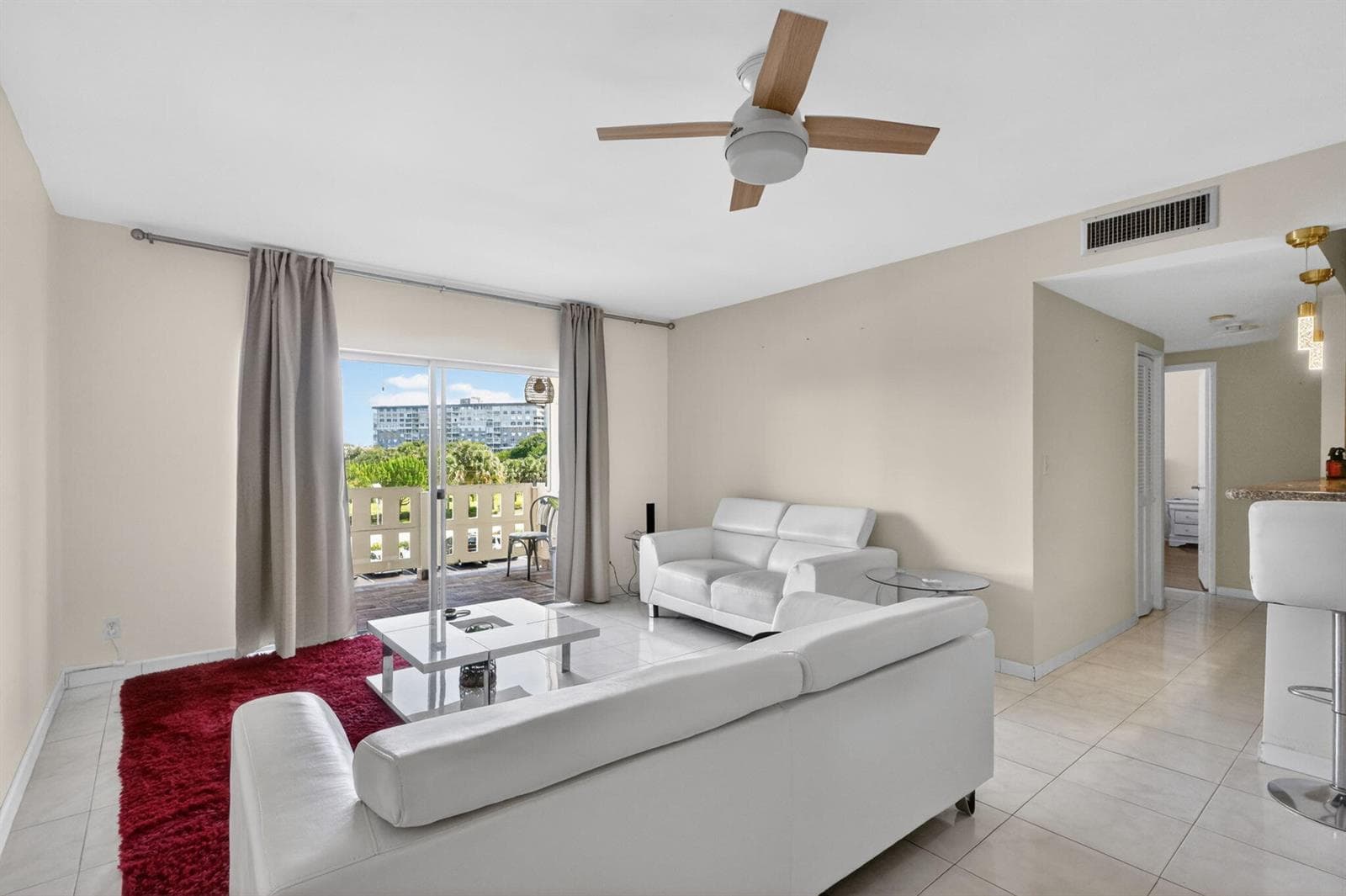 4330 Hillcrest Drive # 302, Hollywood FL 33021 photo 4