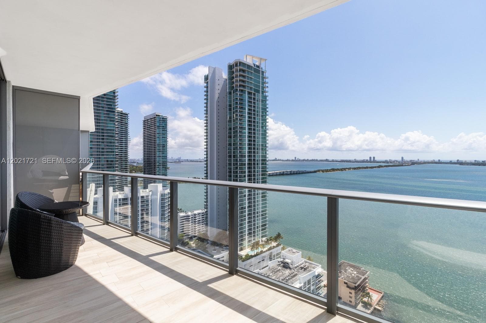 460 NE 28th St # 3105, Miami FL 33137 photo 2