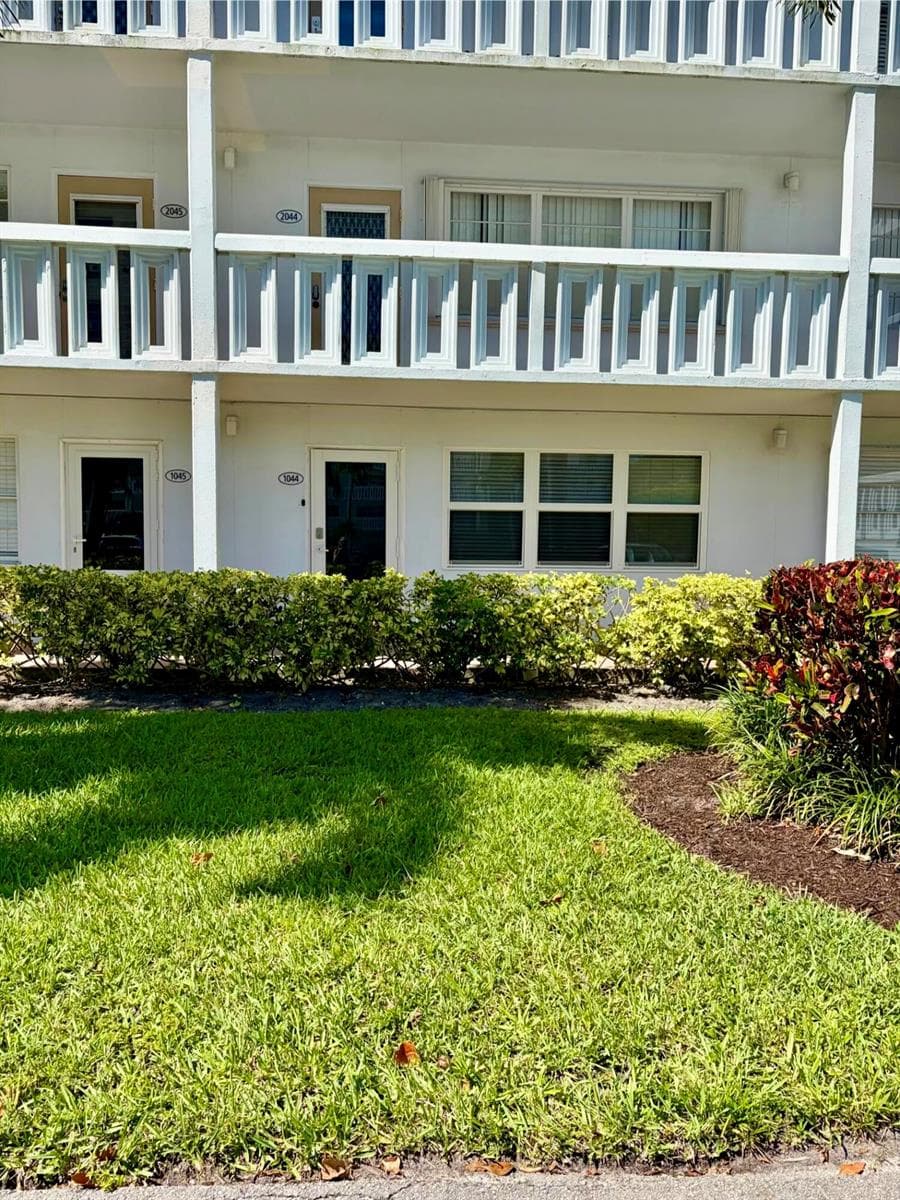 1044 Cambridge C, Deerfield Beach FL 33442 photo 3