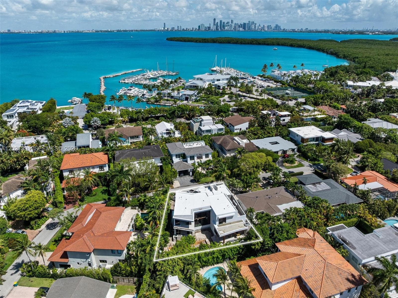 238 Buttonwood Dr, Key Biscayne FL 33149