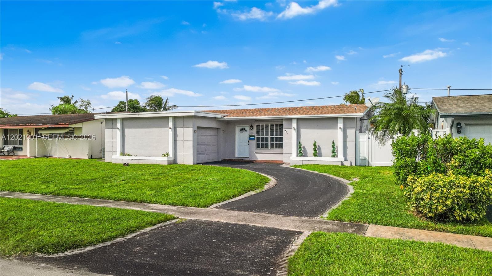 8531 NW 25th St, Sunrise FL 33322 photo 2