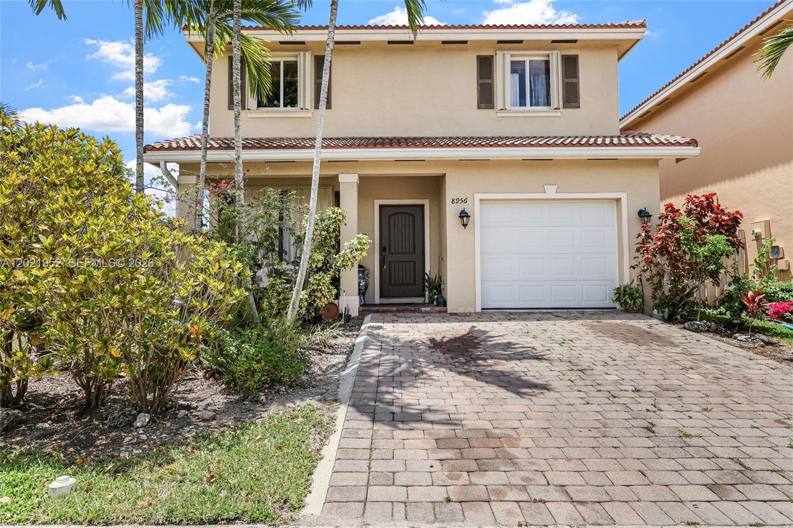 8956 SW 215th Ter, Cutler Bay FL 33189 photo 2