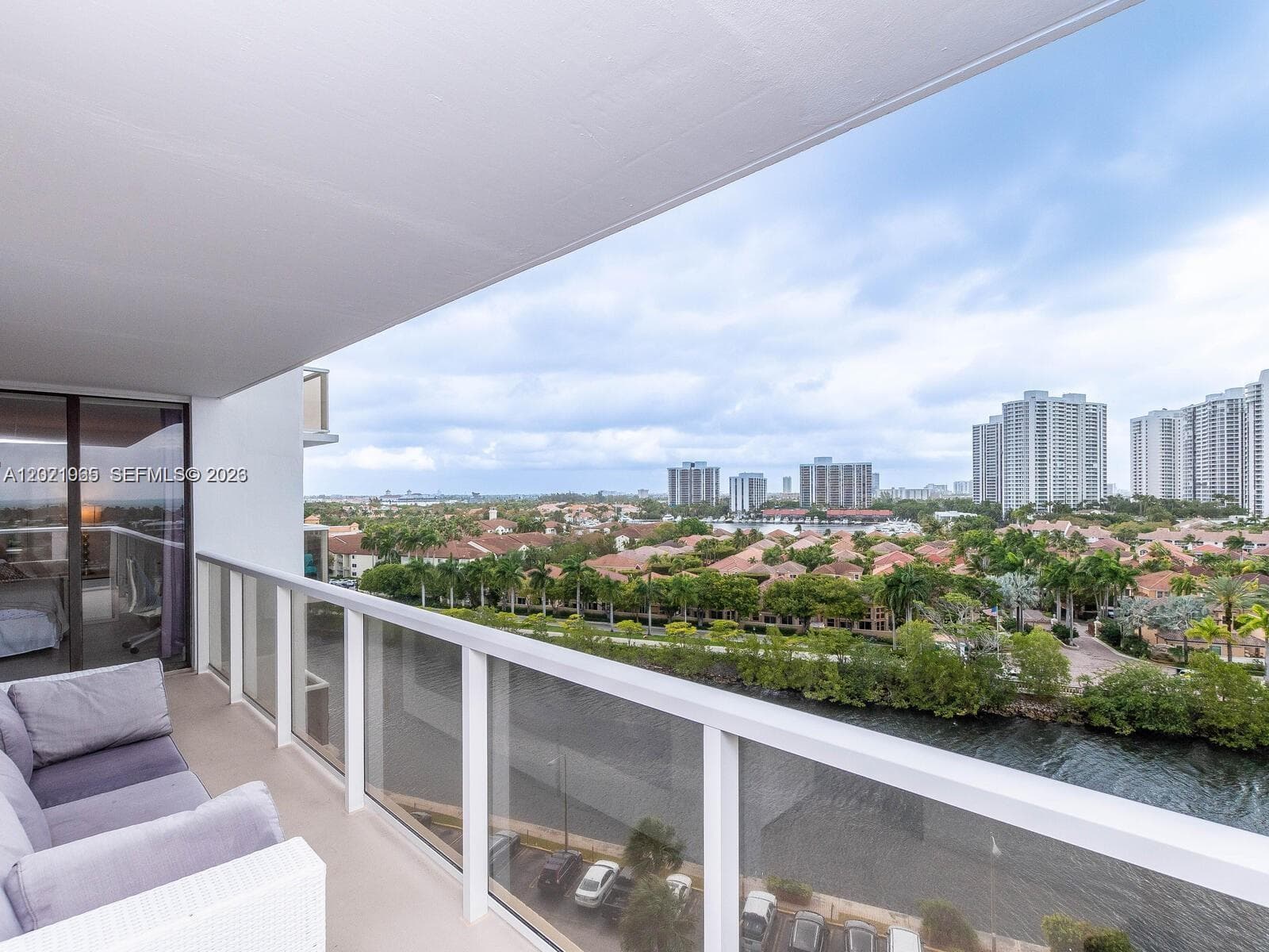 3701 N Country Club Dr # 1002, Aventura FL 33180 photo 2