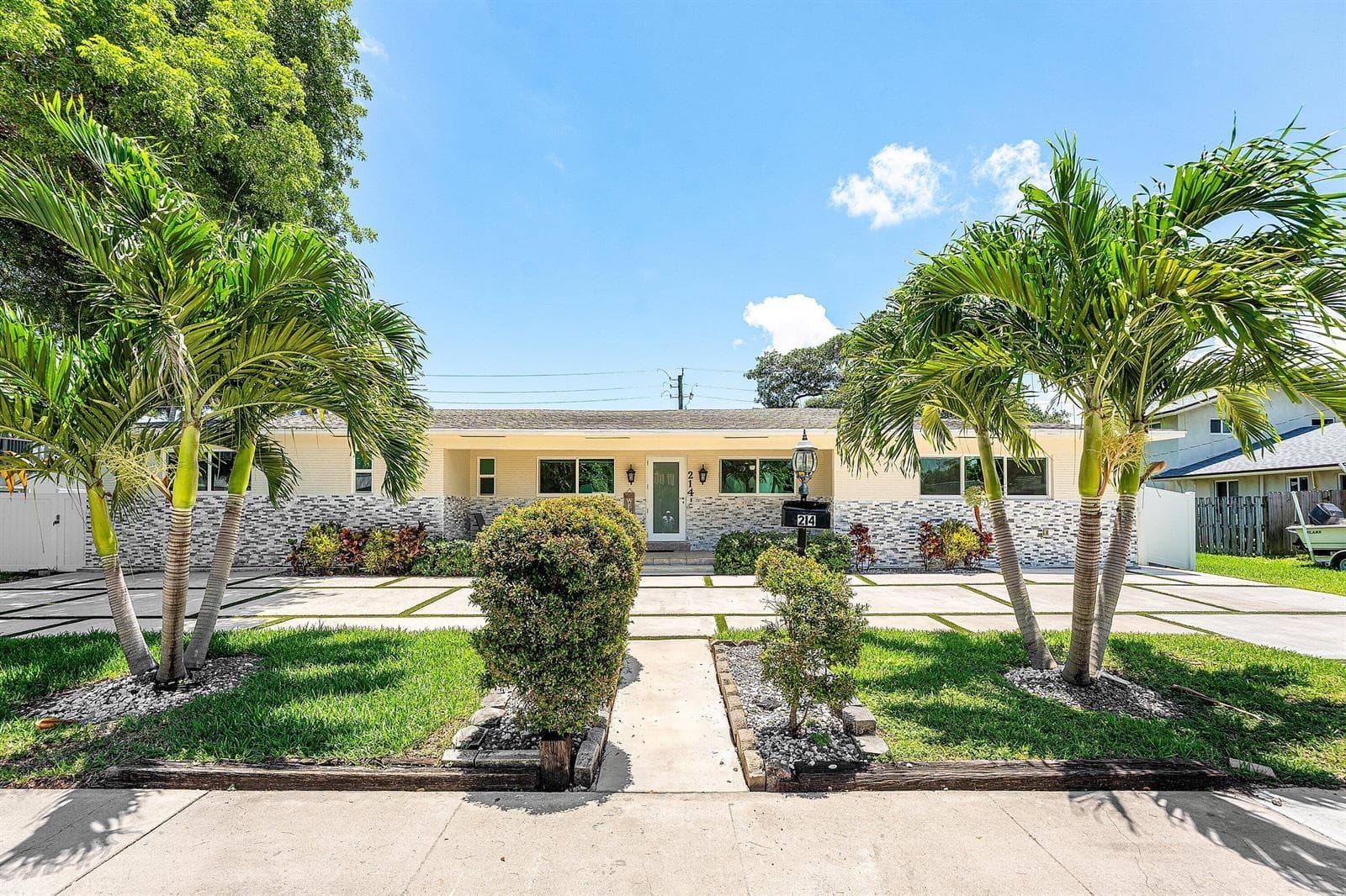 214 SE 5th Street, Dania Beach FL 33004 photo 3