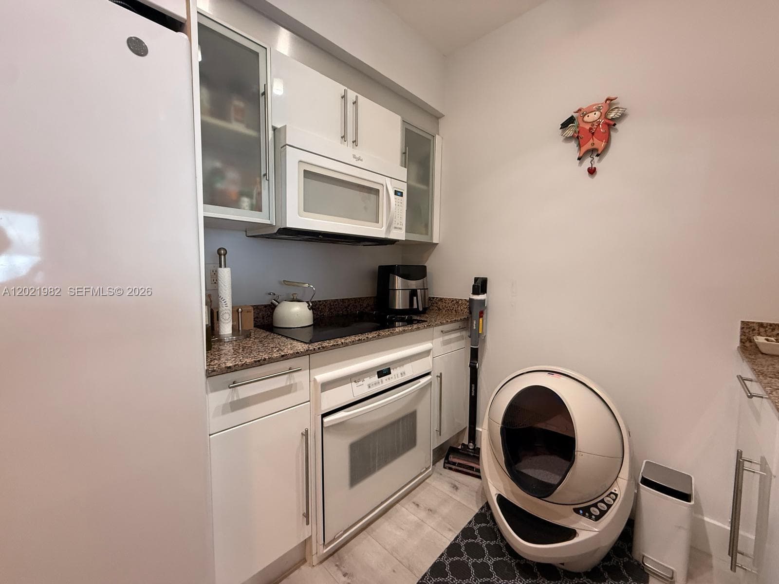 325 S Biscayne Blvd # 2024, Miami FL 33131 photo 2