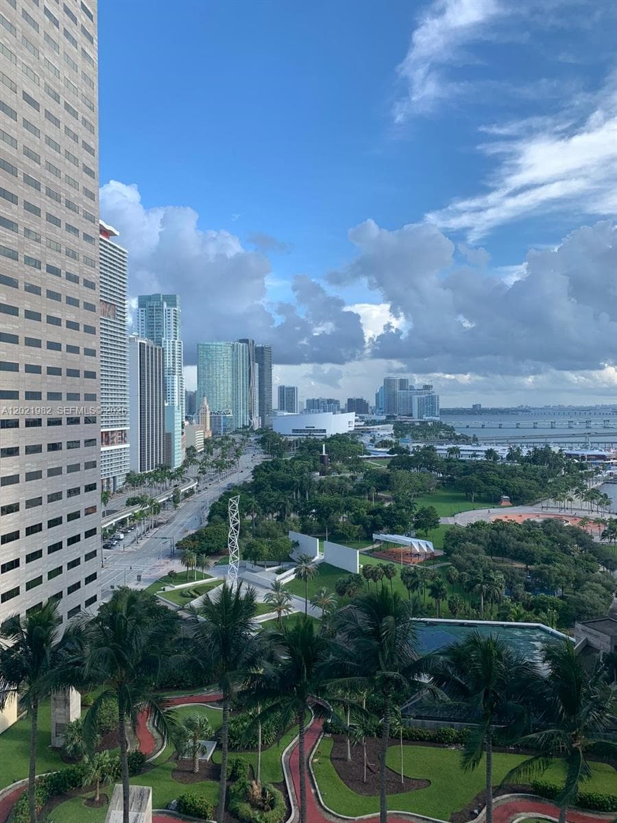325 S Biscayne Blvd # 2024, Miami FL 33131 photo 5