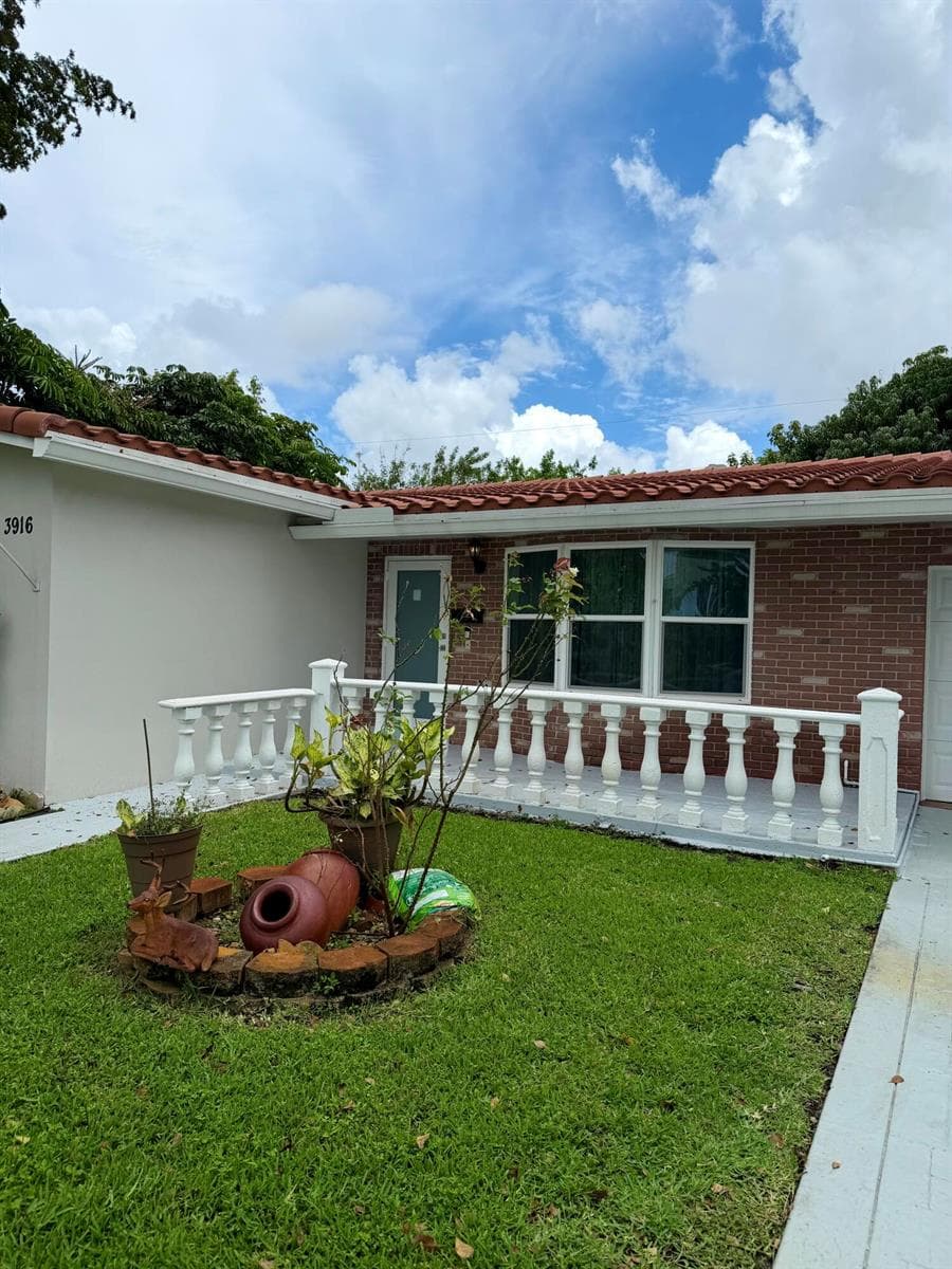 3916 Adams Street, Hollywood FL 33021 photo 2