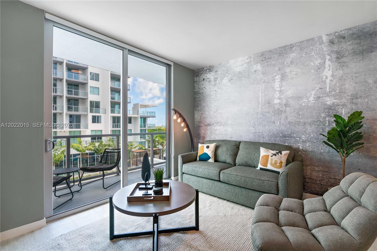 3900 Biscayne Blvd # 818, Miami FL 33137