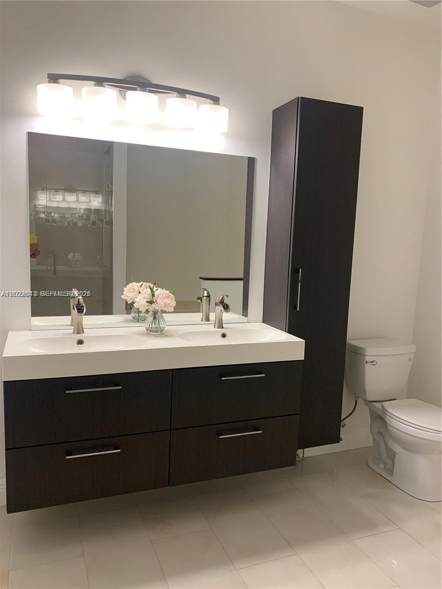 649 NE 33rd Ter # 649, Homestead, FL 33033 photo 2