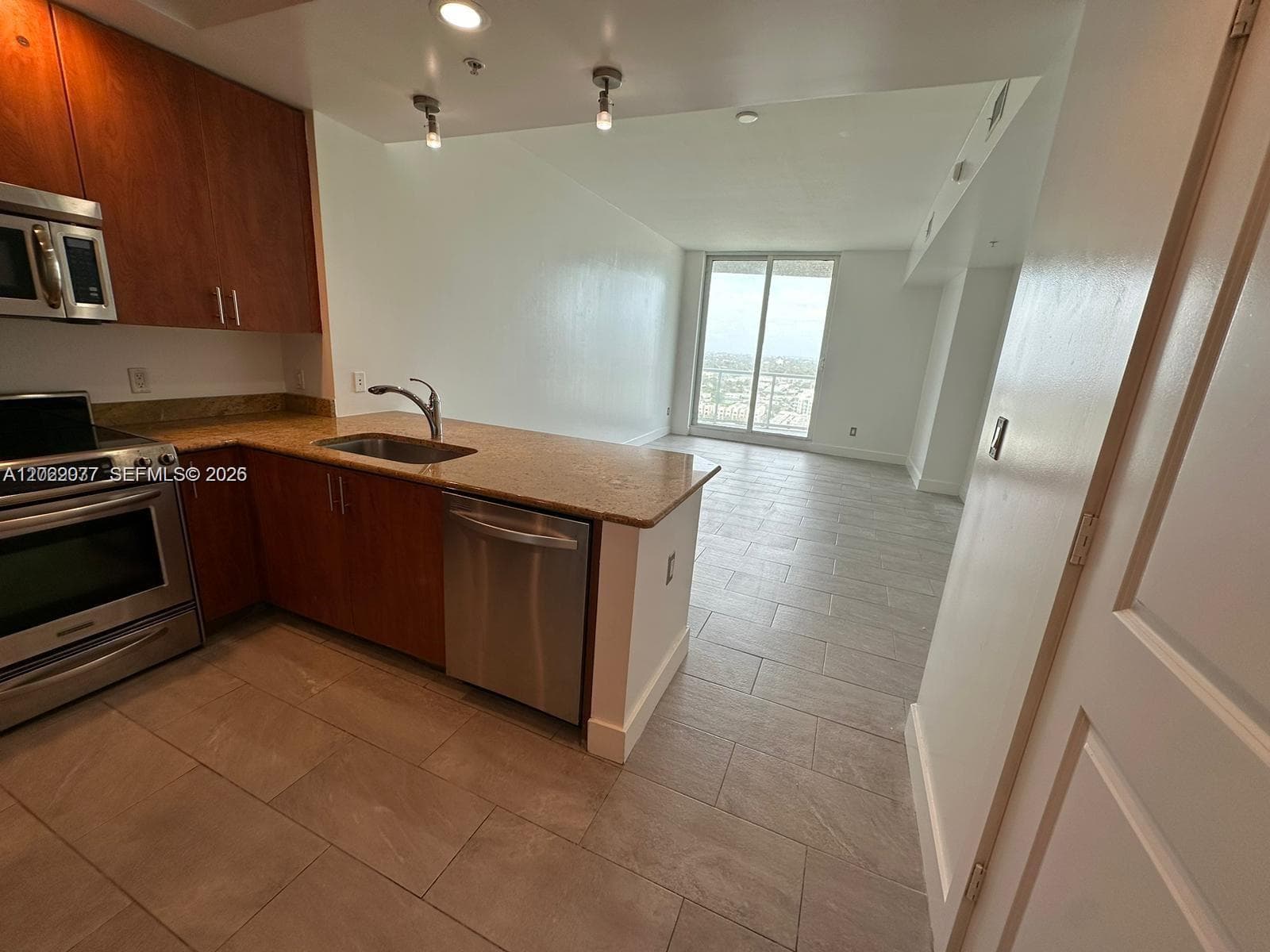 315 NE 3rd Ave # 2009, Fort Lauderdale FL 33301 photo 2