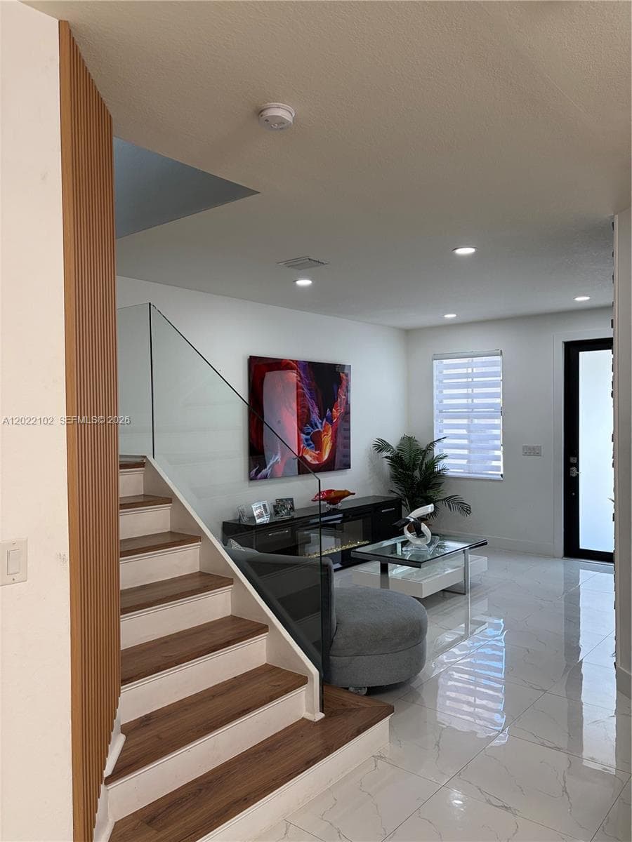 3409 W 92nd Pl, Hialeah FL 33018 photo 2