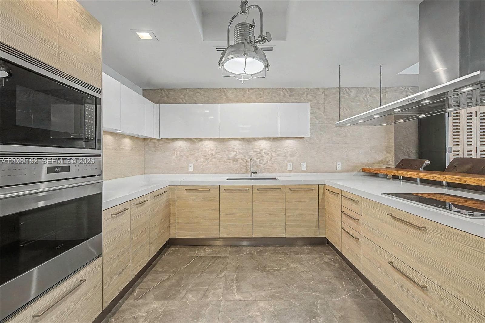 17111 Biscayne Blvd, North Miami Beach FL 33160 photo 2