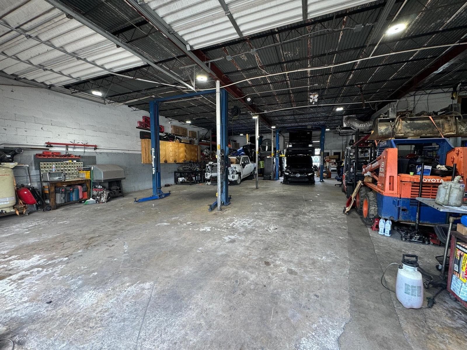 2355 NW 30th Street, Oakland Park FL 33311 photo 2