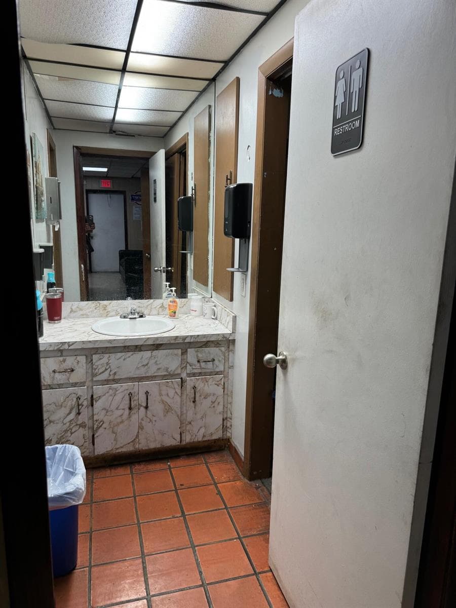 2355 NW 30th Street, Oakland Park FL 33311 photo 4