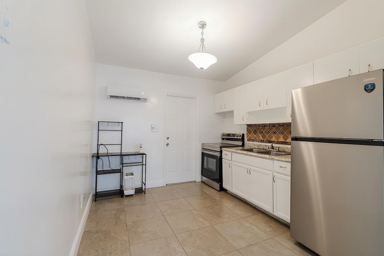 630 NW 15th Terrace # 2, Fort Lauderdale FL 33311 photo 3