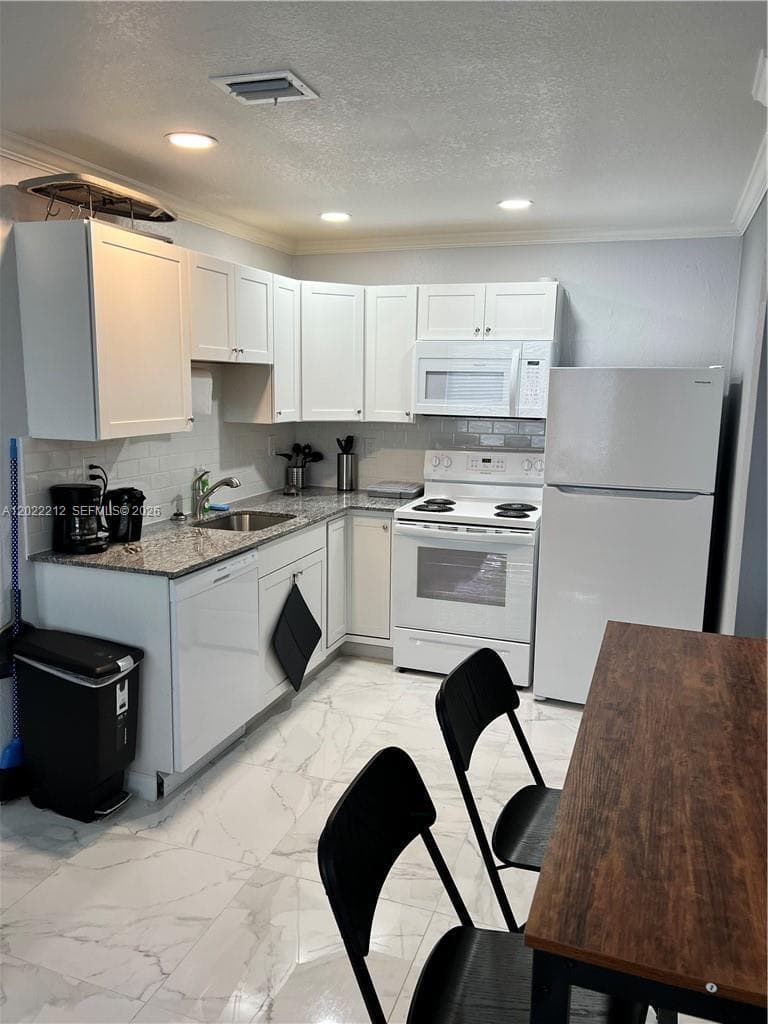 2240 Simms St, Hollywood FL 33020 photo 3