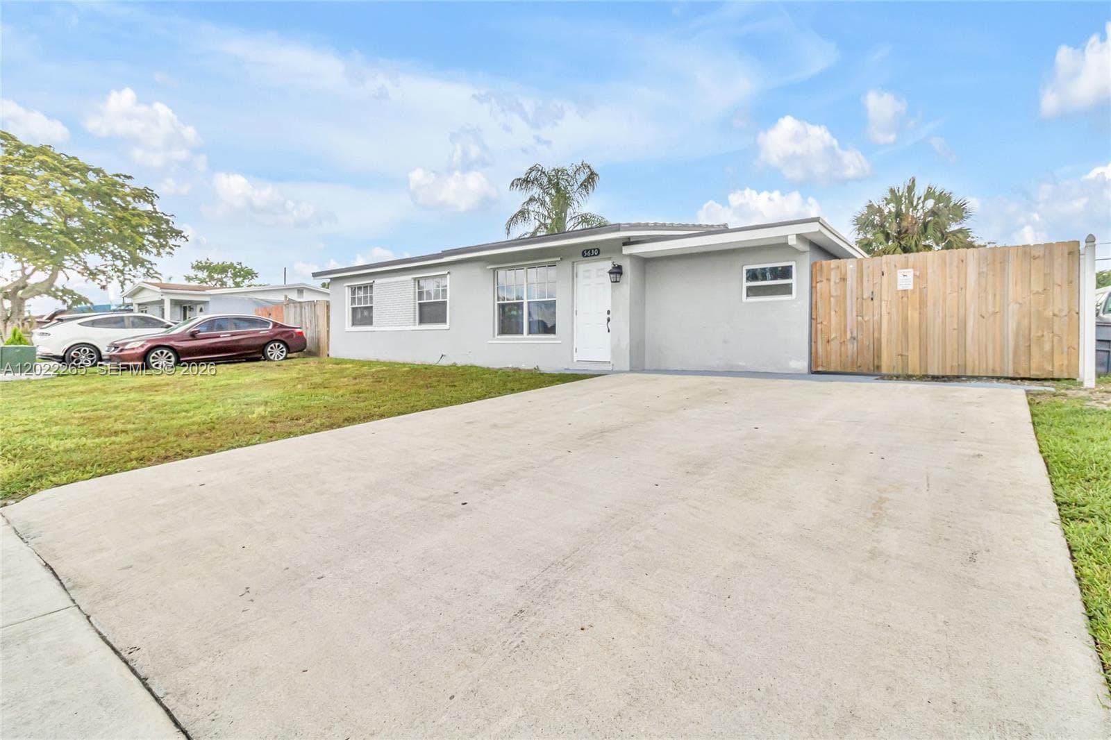 5630 SW 37th Ct, Davie FL 33314 photo 3