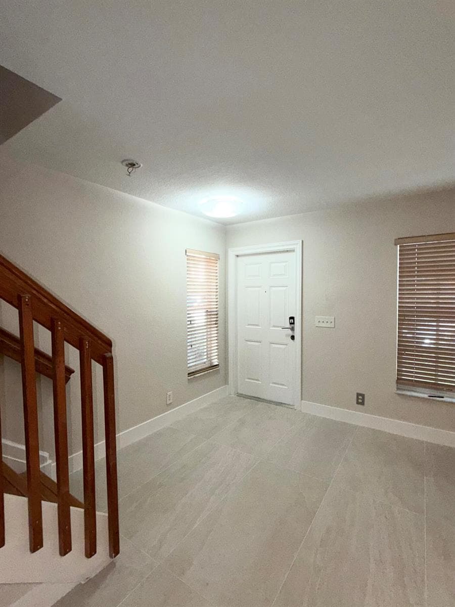 816 Summit Lake Drive, West Palm Beach FL 33406 photo 3
