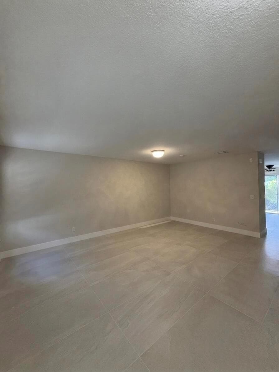 816 Summit Lake Drive, West Palm Beach FL 33406 photo 5