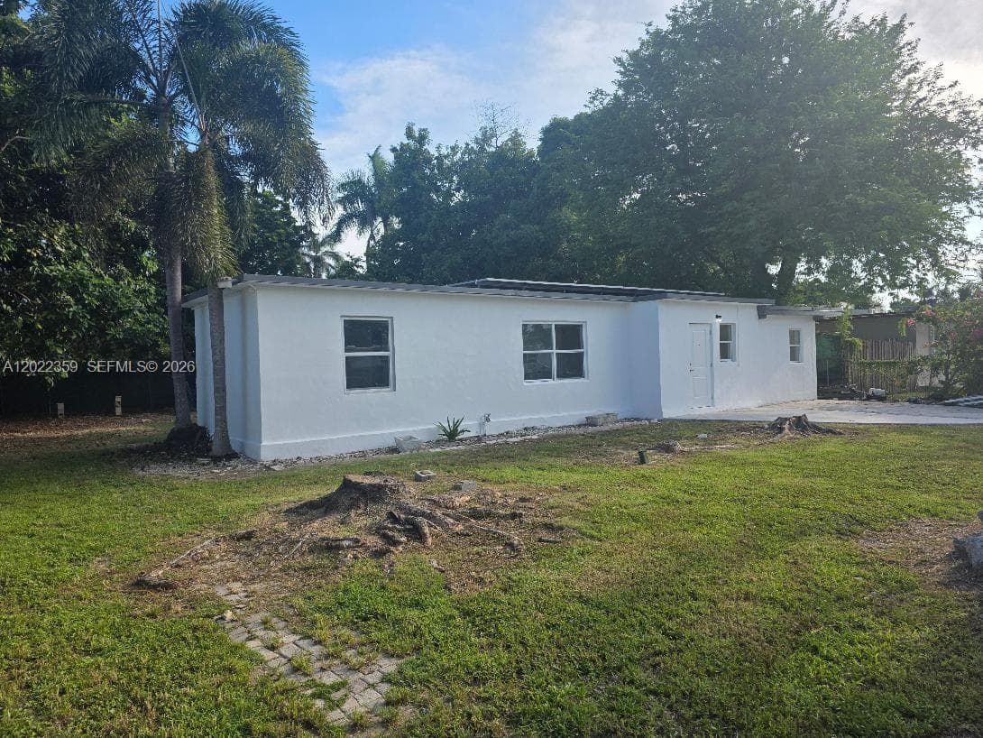 15340 Garfield Dr, Homestead FL 33033 photo 2
