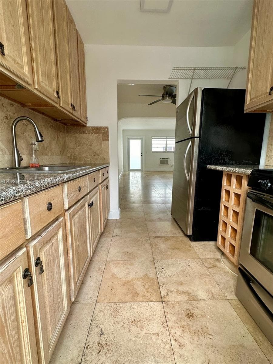 1231 Pennsylvania Ave # 9, Miami Beach FL 33139 photo 2