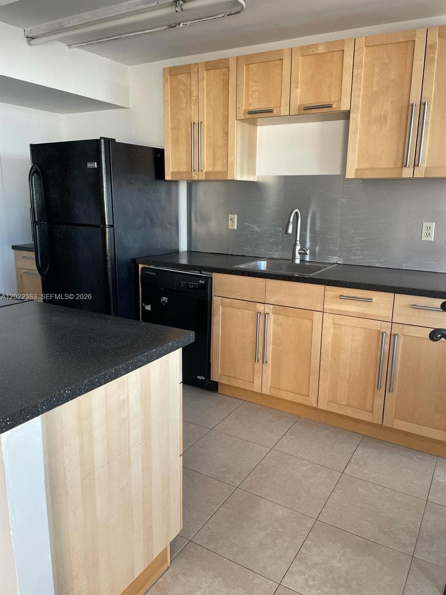 18021 Biscayne Blvd, Aventura FL 33160 photo 4