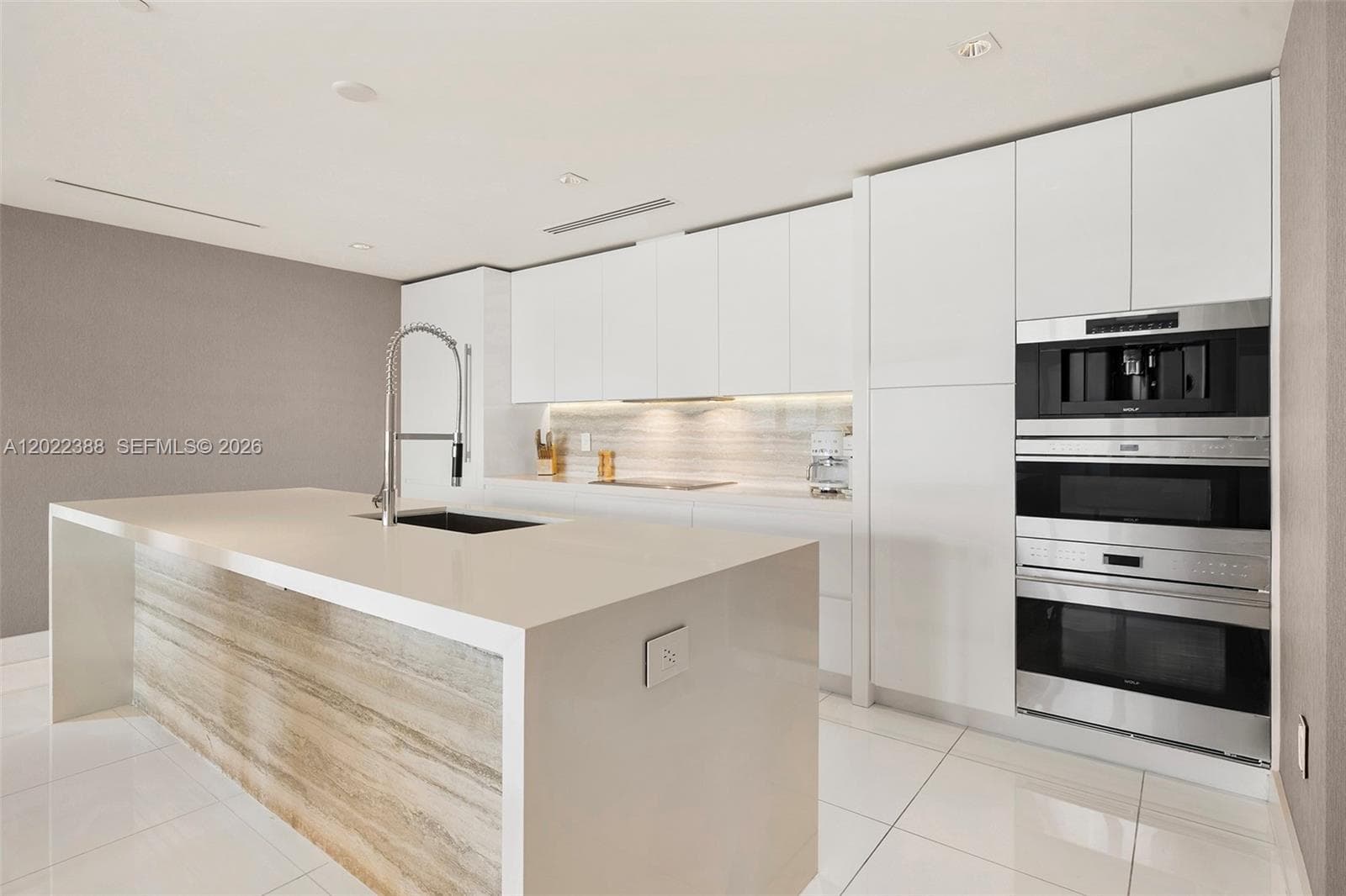 102 24th St # PH-1718, Miami Beach, FL 33139 photo 3