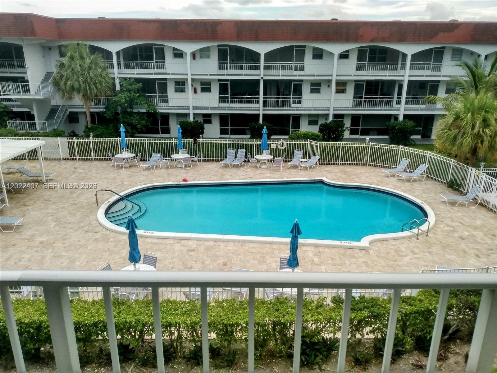 581 Blue Heron Dr # B, Hallandale Beach FL 33009 photo 2
