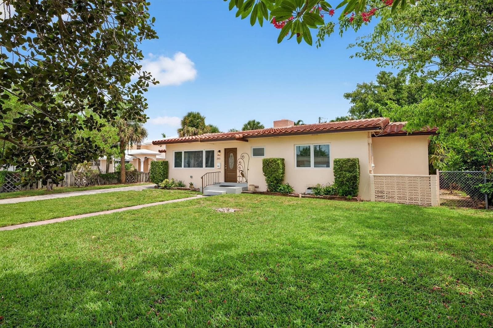 283 Imperial Lane, Lauderdale By The Sea FL 33308 photo 2