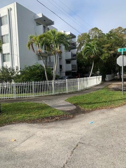 1090 NE 129th St # 202, North Miami FL 33161 photo 2
