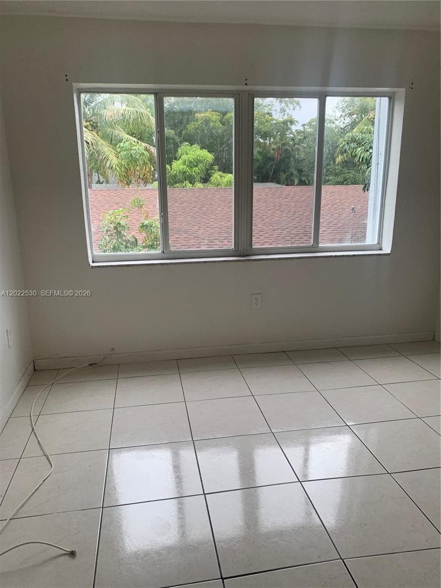 1090 NE 129th St # 202, North Miami FL 33161 photo 3