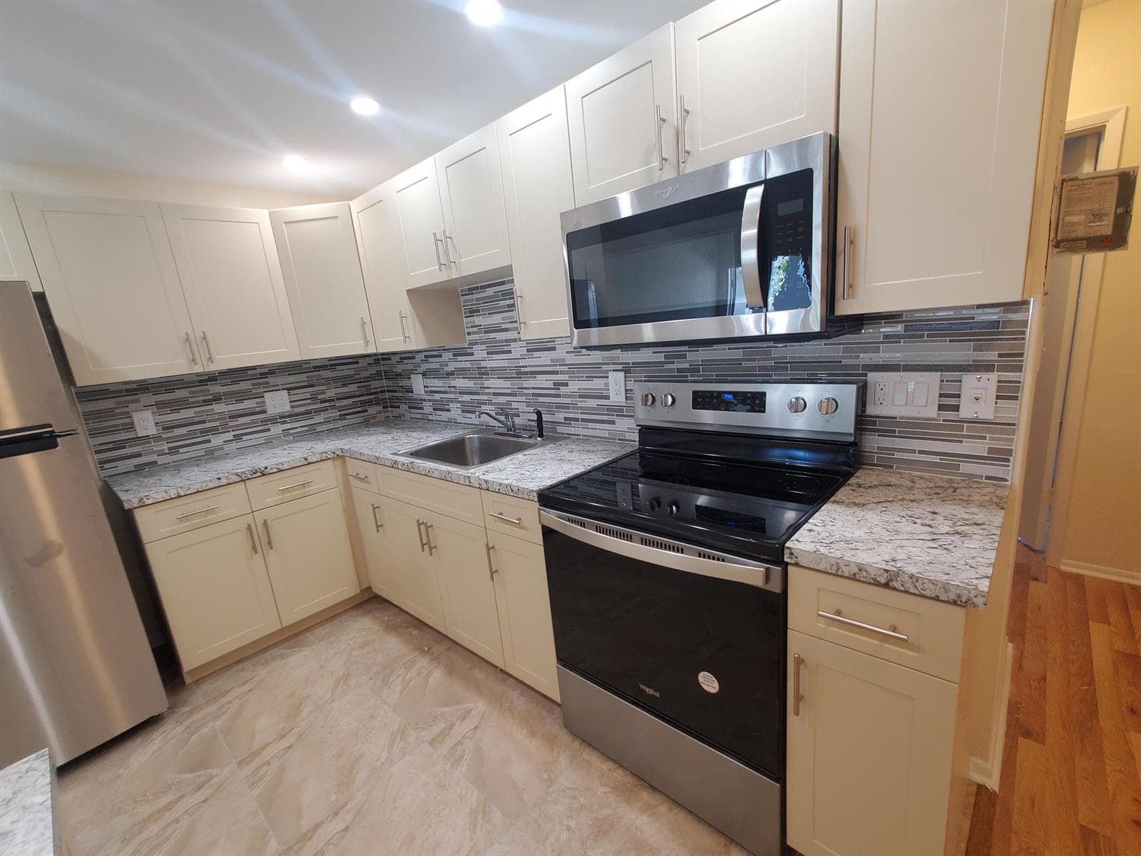 5203 NE 24th Terrace # B206, Fort Lauderdale FL 33308 photo 2