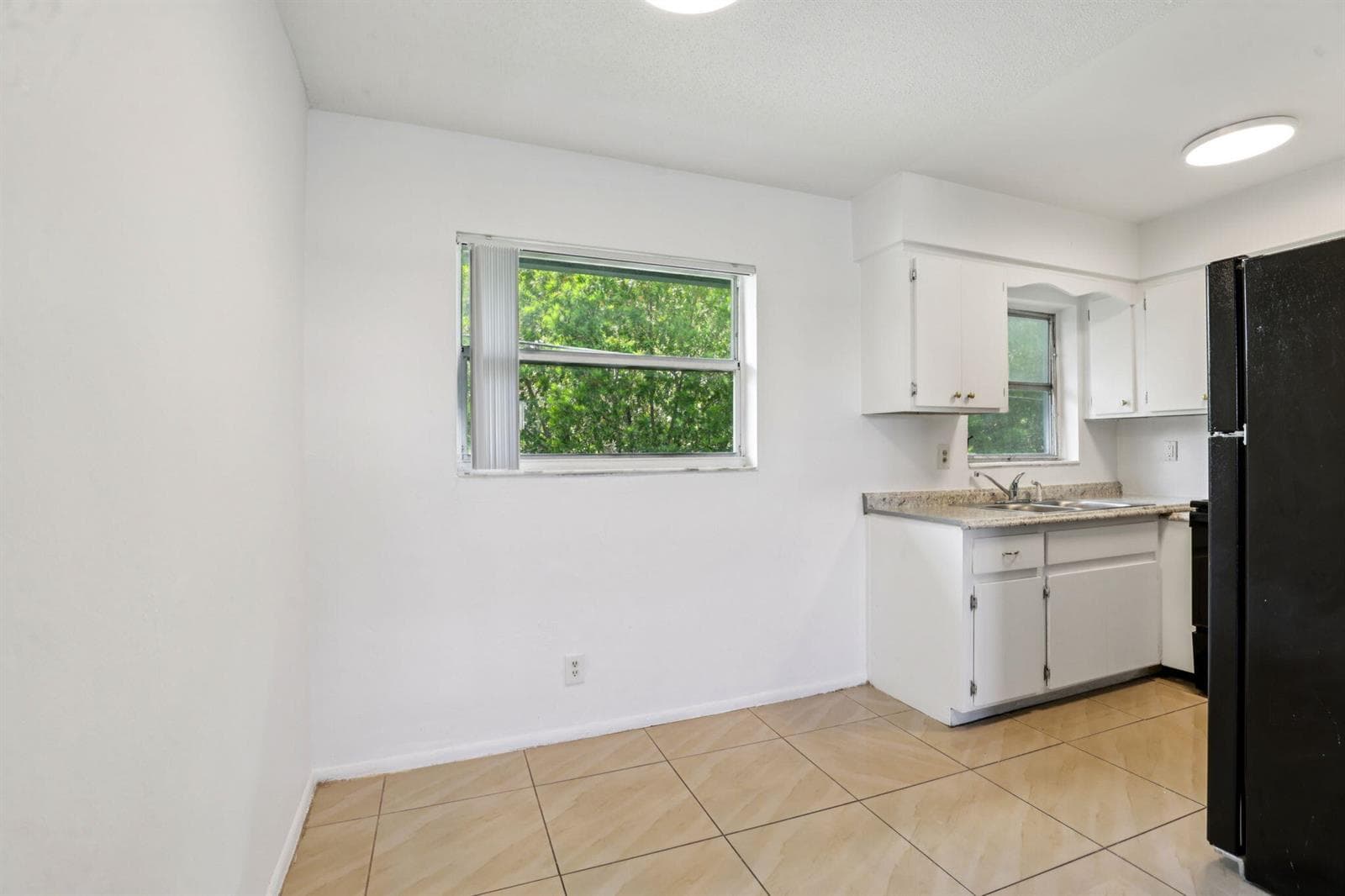 210 NE 38th Street, Oakland Park FL 33334 photo 4