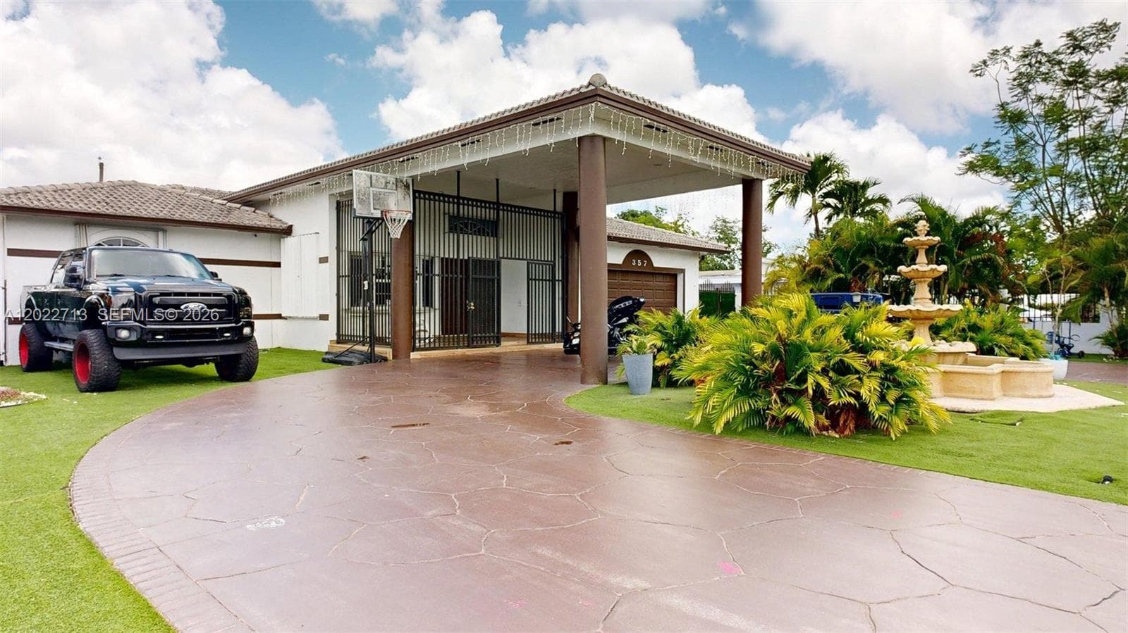 357 W 44th St, Hialeah FL 33012 photo 2