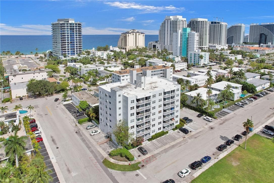 720 Orton Avenue # 404, Fort Lauderdale FL 33304 photo 3