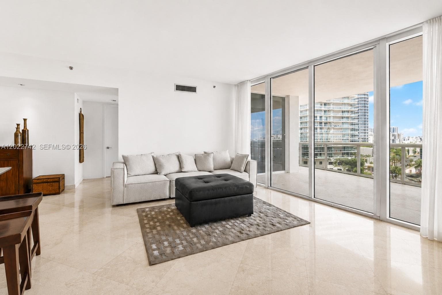 400 Alton Rd # 907, Miami Beach, FL 33139 photo 2