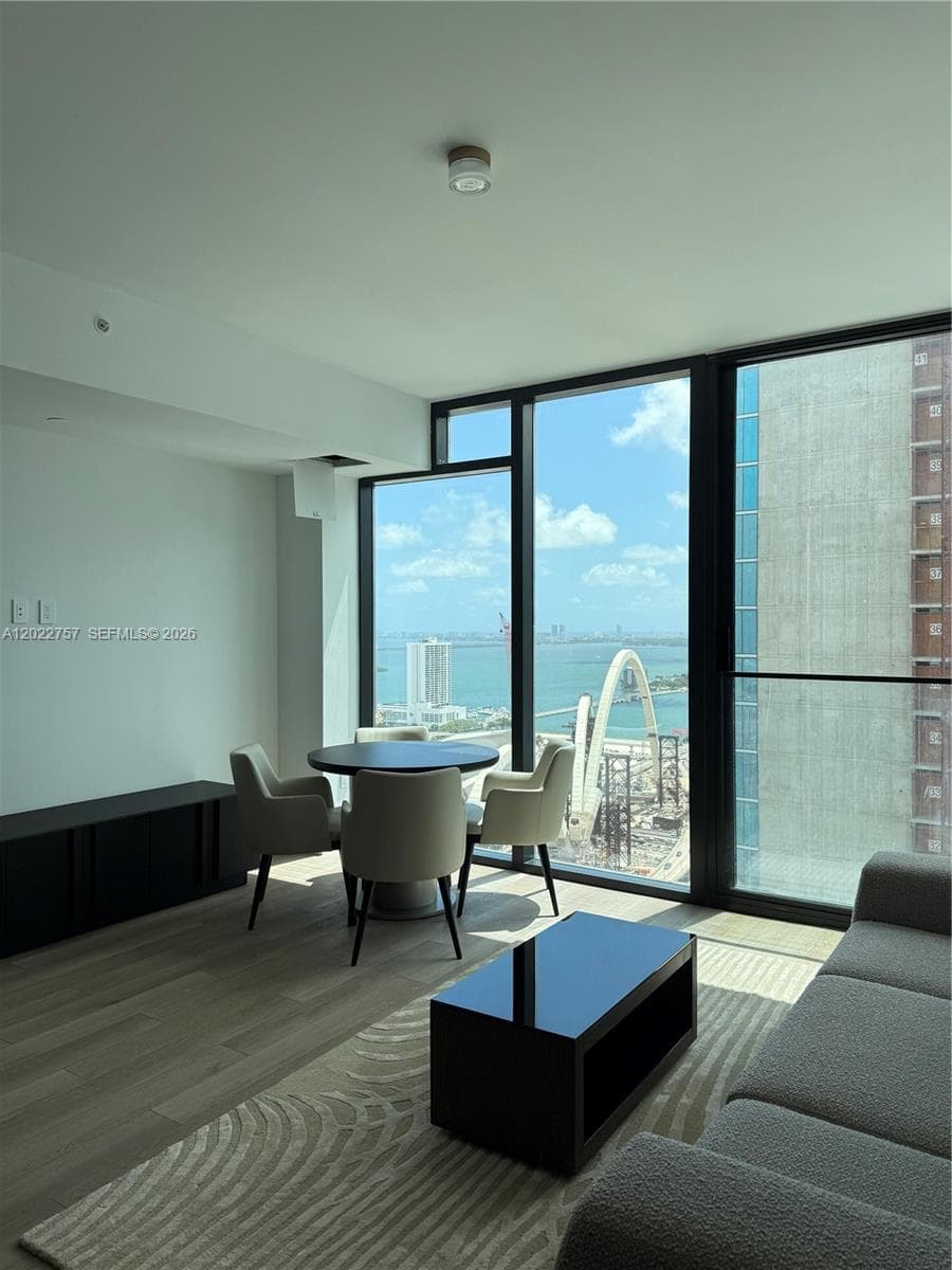 20 NE 11th ST # 3506, Miami FL 331 photo 2