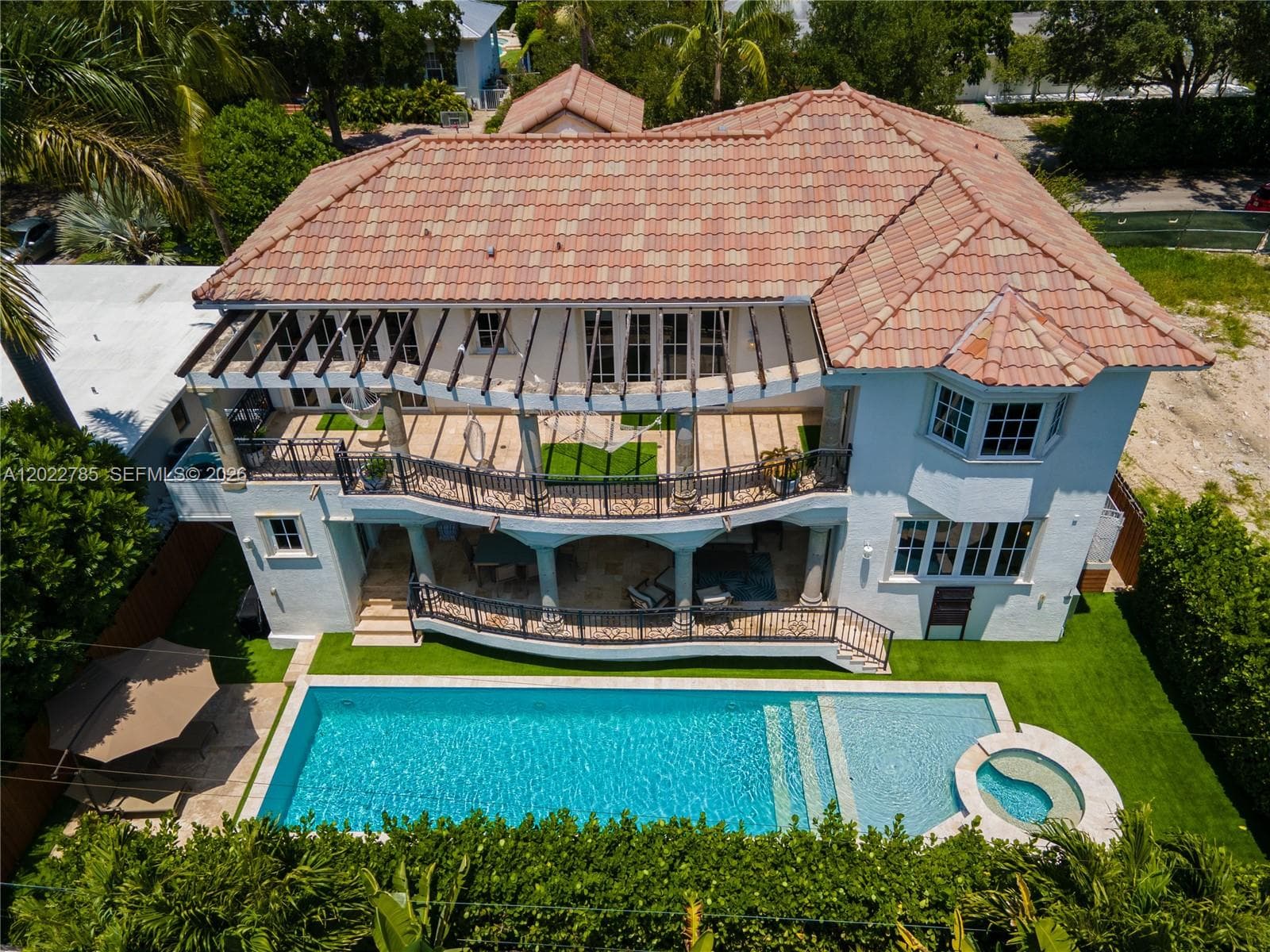 350 Redwood Ln, Key Biscayne FL 33149 photo 2