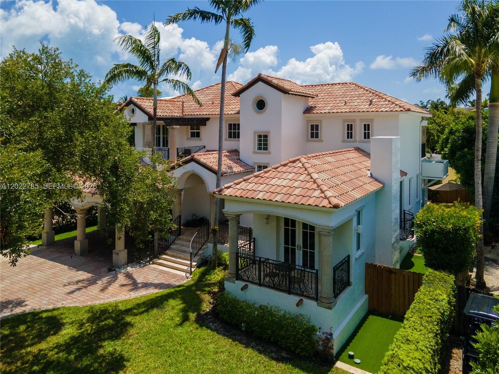 350 Redwood Ln, Key Biscayne FL 33149