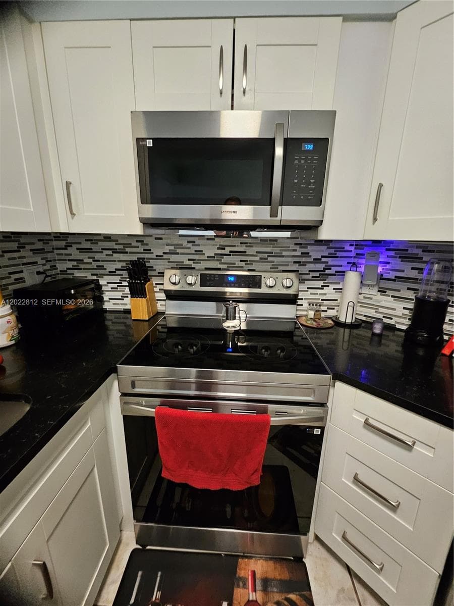 212 Lake Pointe Dr # 113, Oakland Park FL 33309 photo 2