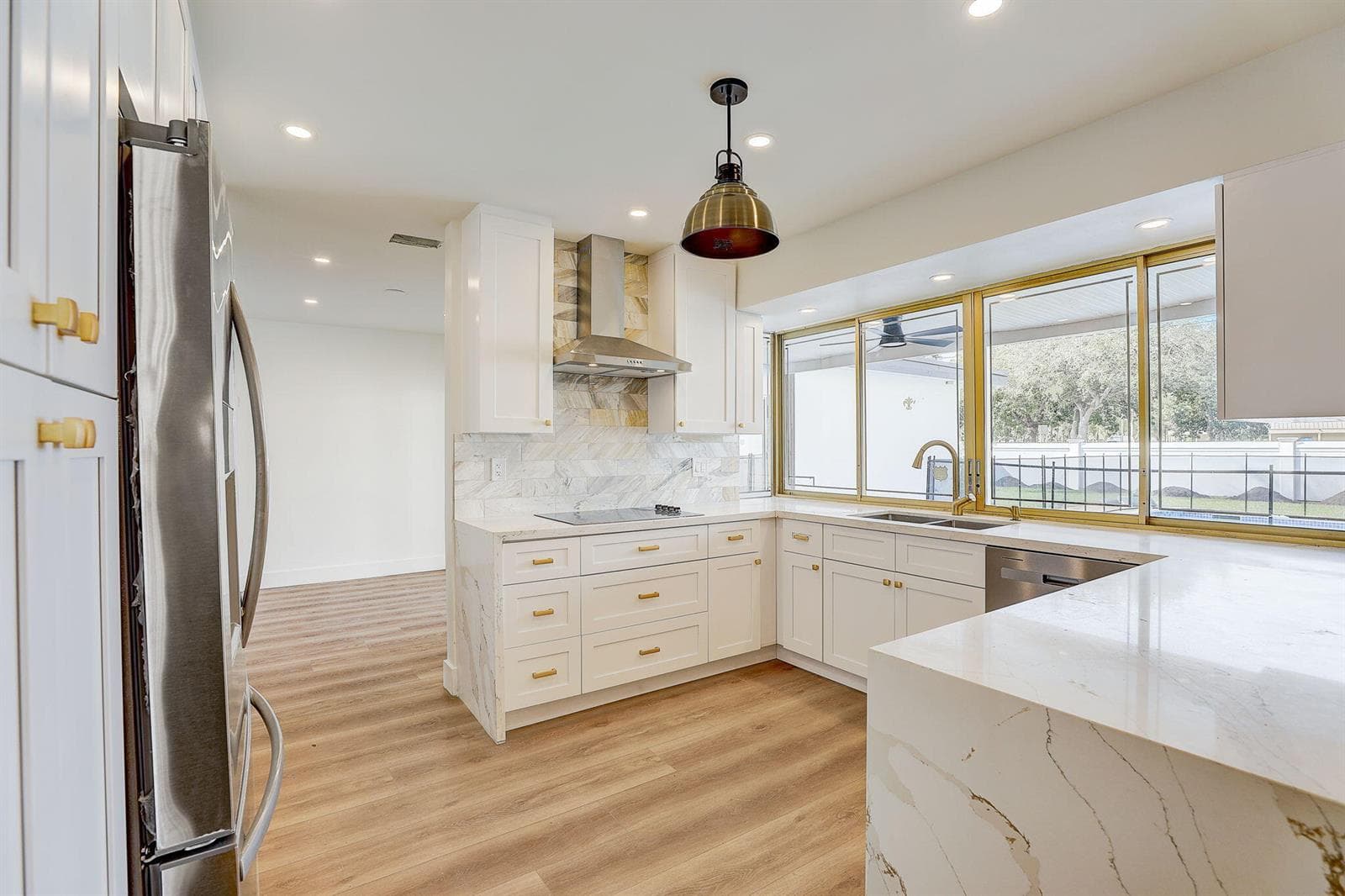 3900 N 45th Avenue, Hollywood FL 33021 photo 2