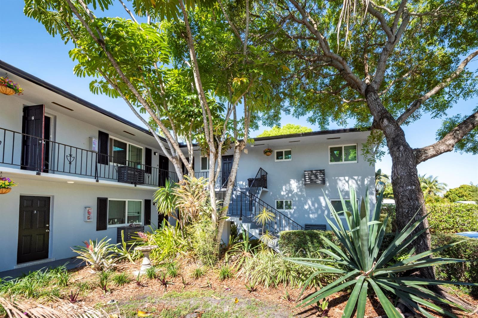 806 NE 16th Place # 1-8, Fort Lauderdale FL 33305 photo 2