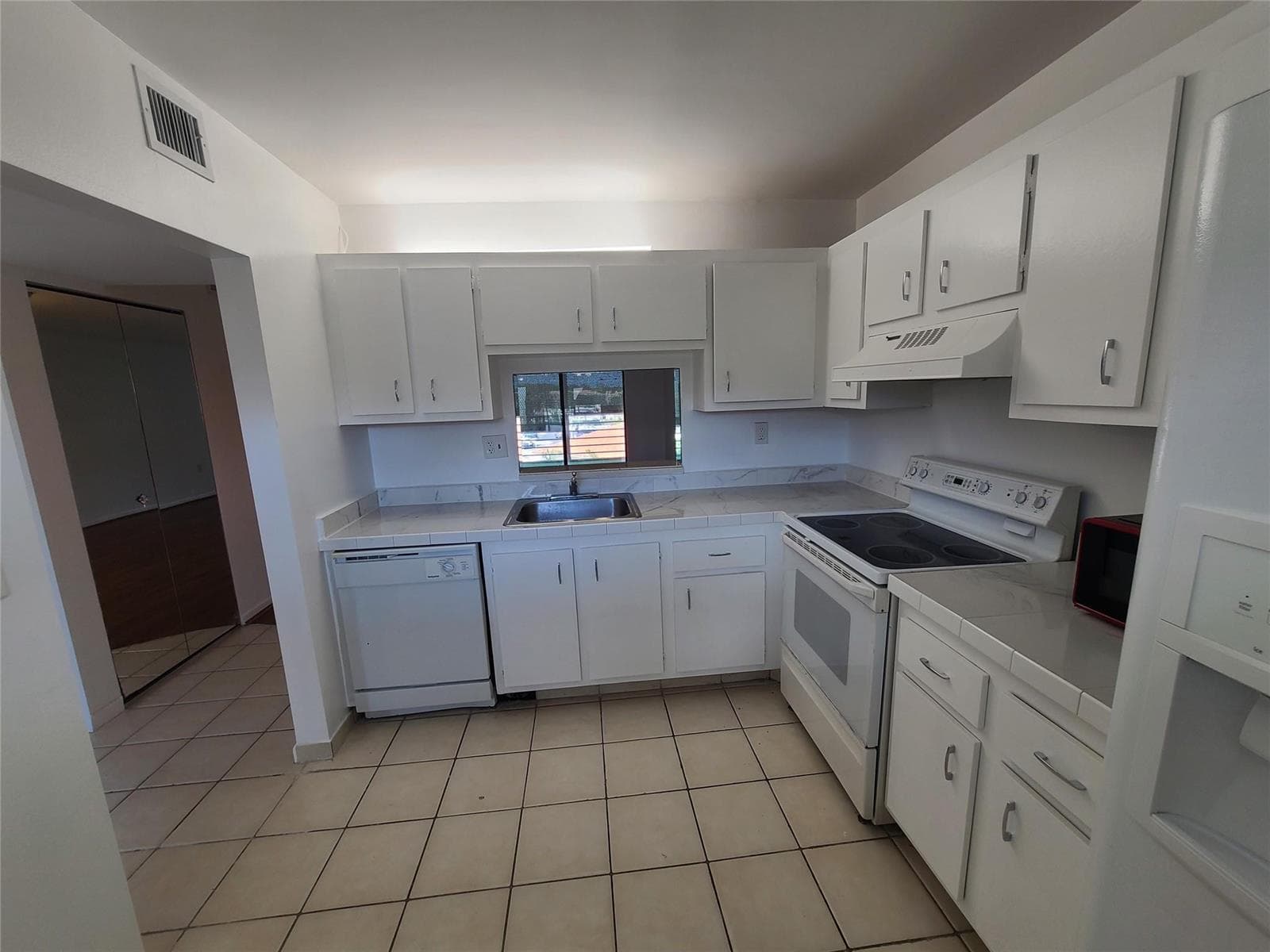 1810 SW 81st Avenue # 2400, North Lauderdale FL 33068 photo 3